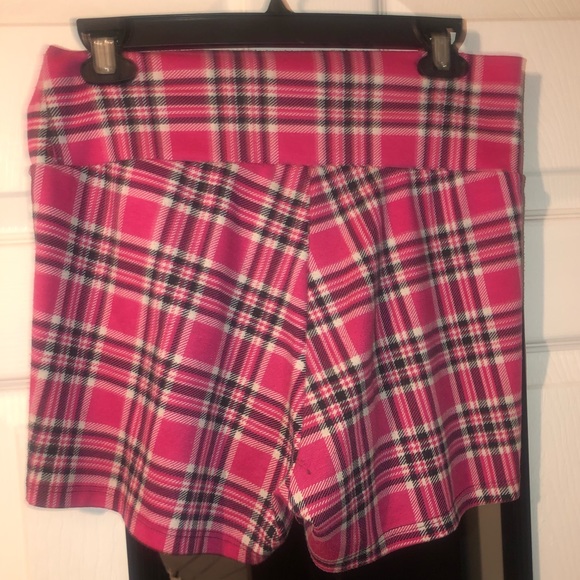 Pink plaid shorts ❤️🥵 - Picture 1 of 4